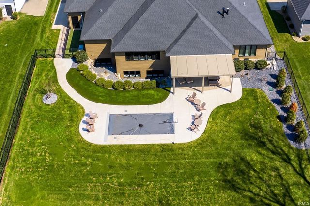 50861 Brownstone Drive, Granger, IN 46530