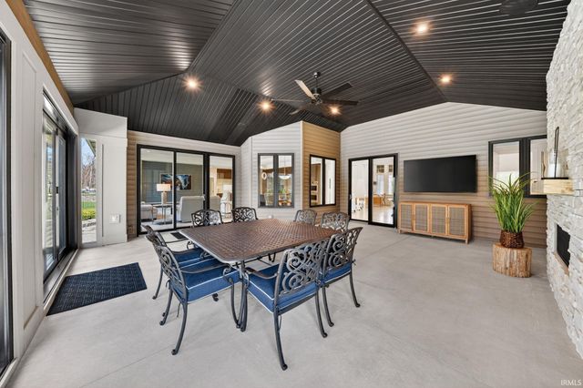 50861 Brownstone Drive, Granger, IN 46530