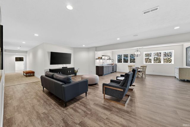 50861 Brownstone Drive, Granger, IN 46530