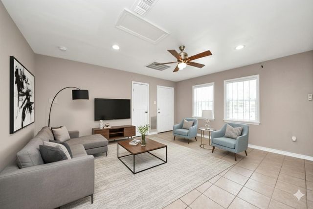 5202 Pensdale Street, Houston, TX 77033