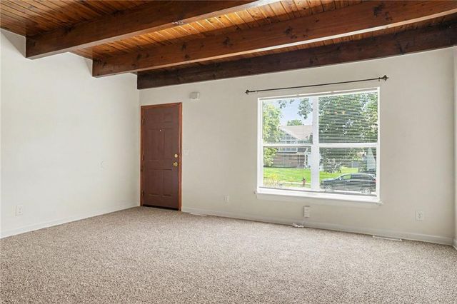7028 N Fisk Court, Kansas City, MO 64151