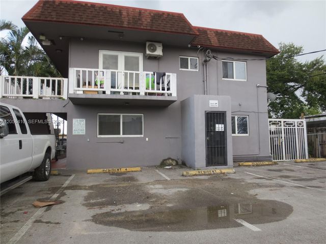 85 W 28th St, Hialeah, FL 33010