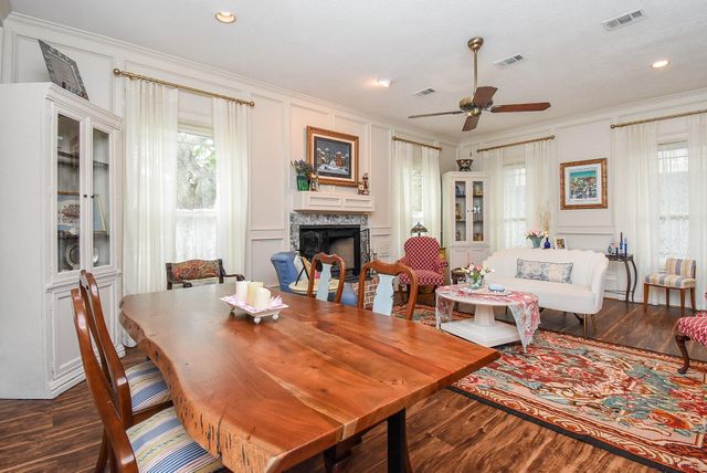 1023 Cardinal Avenue, Sugar Land, TX 77478