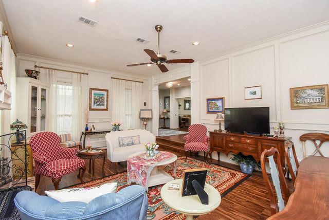 1023 Cardinal Avenue, Sugar Land, TX 77478