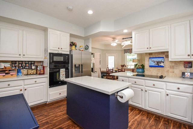 1023 Cardinal Avenue, Sugar Land, TX 77478