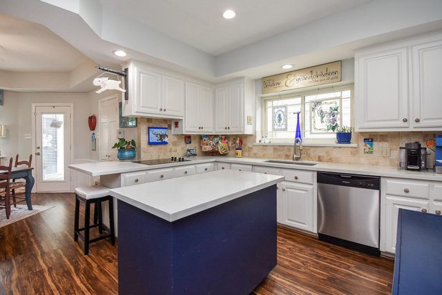 1023 Cardinal Avenue, Sugar Land, TX 77478