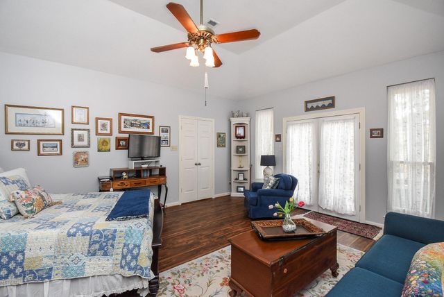 1023 Cardinal Avenue, Sugar Land, TX 77478