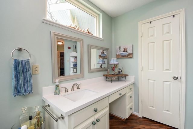 1023 Cardinal Avenue, Sugar Land, TX 77478