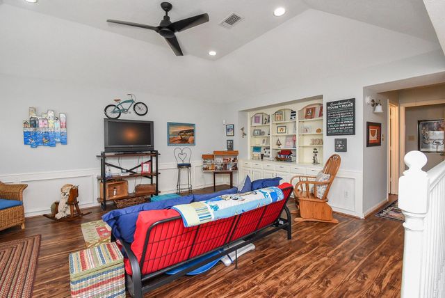 1023 Cardinal Avenue, Sugar Land, TX 77478