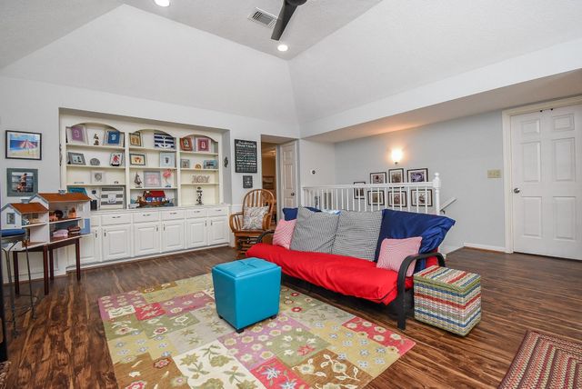 1023 Cardinal Avenue, Sugar Land, TX 77478
