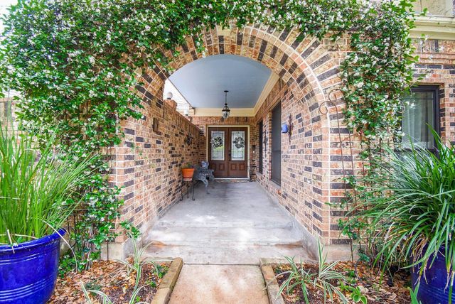 1023 Cardinal Avenue, Sugar Land, TX 77478