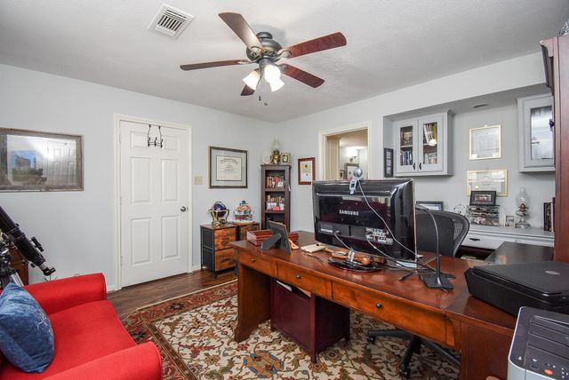 1023 Cardinal Avenue, Sugar Land, TX 77478