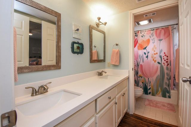 1023 Cardinal Avenue, Sugar Land, TX 77478