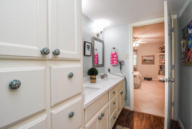 1023 Cardinal Avenue, Sugar Land, TX 77478