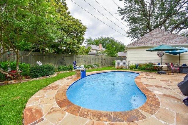 1023 Cardinal Avenue, Sugar Land, TX 77478