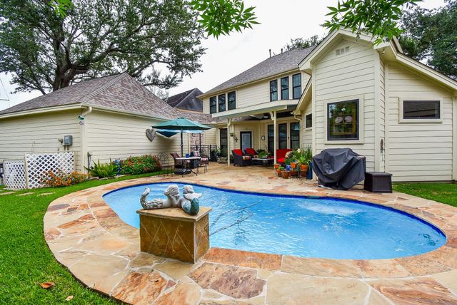 1023 Cardinal Avenue, Sugar Land, TX 77478
