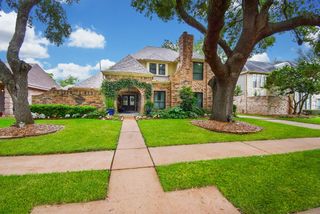 1023 Cardinal Avenue, Sugar Land, TX 77478