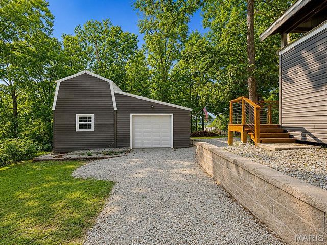 8895 Victoria Ln, French Village, MO 63036