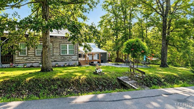8895 Victoria Ln, French Village, MO 63036