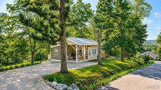 8895 Victoria Ln, French Village, MO 63036