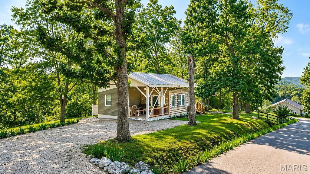 8895 Victoria Ln, French Village, MO 63036