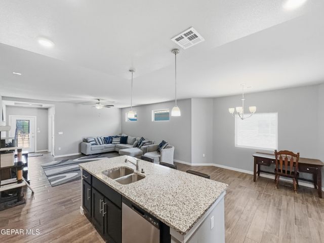 13721 Flora Vista Avenue, Horizon City, TX 79928