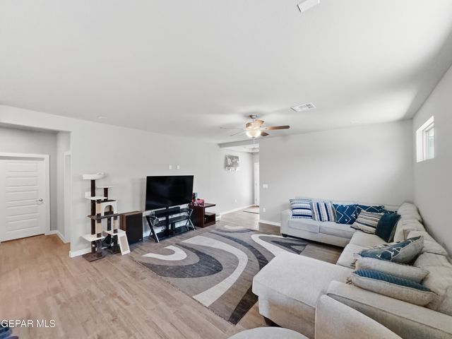 13721 Flora Vista Avenue, Horizon City, TX 79928