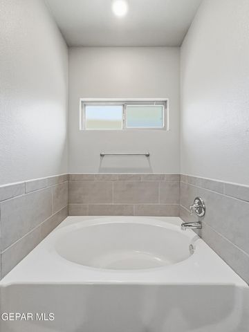 13721 Flora Vista Avenue, Horizon City, TX 79928