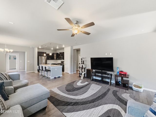 13721 Flora Vista Avenue, Horizon City, TX 79928