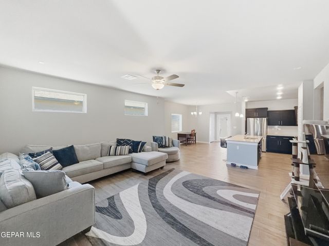 13721 Flora Vista Avenue, Horizon City, TX 79928