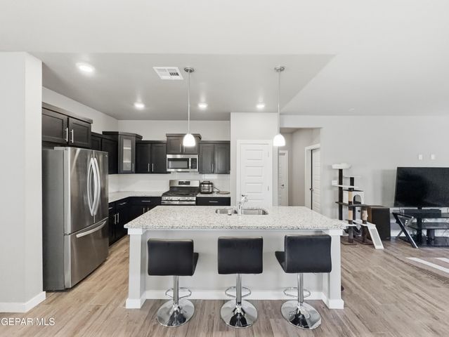 13721 Flora Vista Avenue, Horizon City, TX 79928