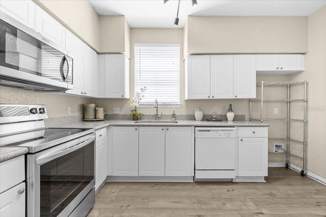 4007 FOXTAIL PALM COURT, Tampa, FL 33624