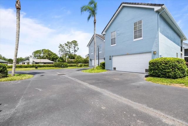 4007 FOXTAIL PALM COURT, Tampa, FL 33624