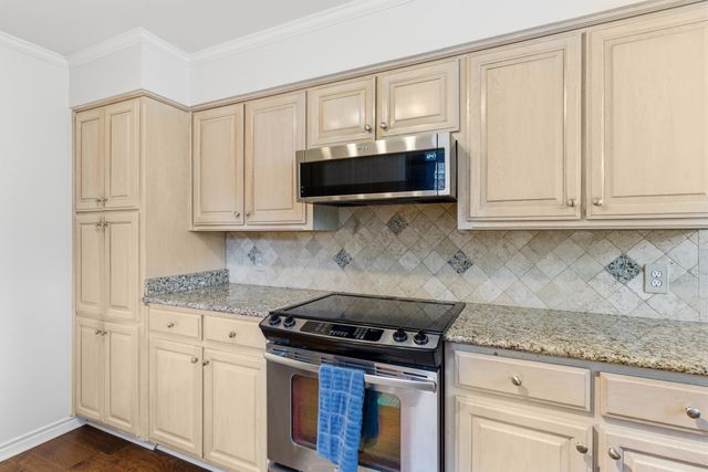 8721 Irongate Drive, North Richland Hills, TX 76182