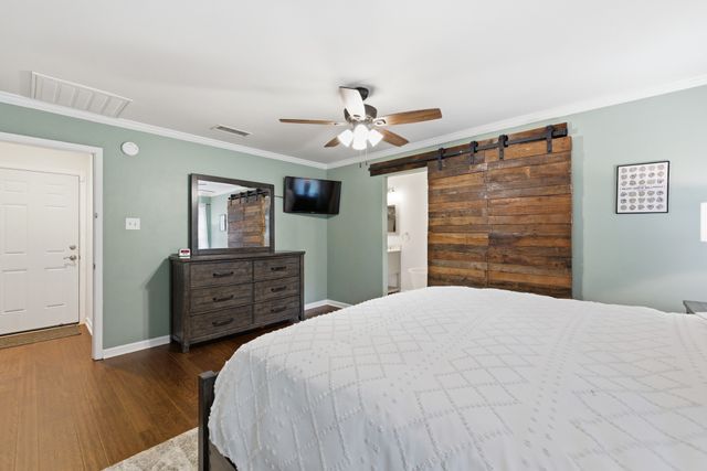 8721 Irongate Drive, North Richland Hills, TX 76182