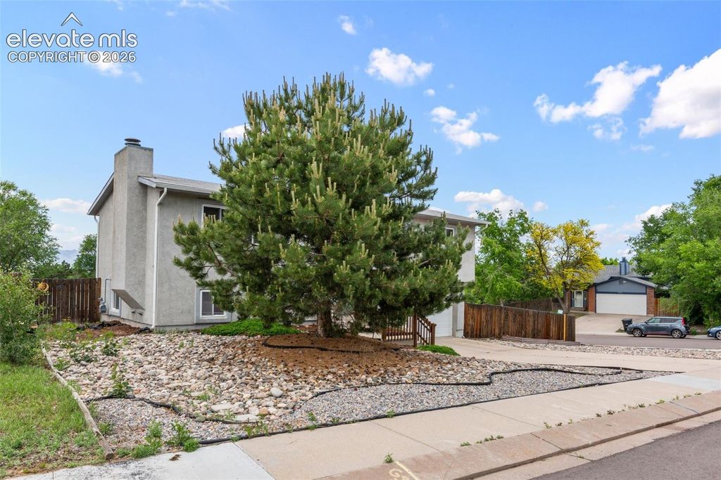 4303 Eastcrest Circle, Colorado Springs, CO 80916 — photo 3