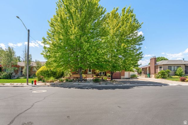601 W LA SALLE DR, Murray, UT 84123