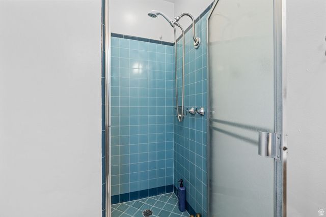 601 W LA SALLE DR, Murray, UT 84123