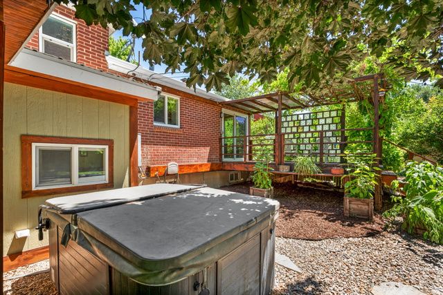 601 W LA SALLE DR, Murray, UT 84123