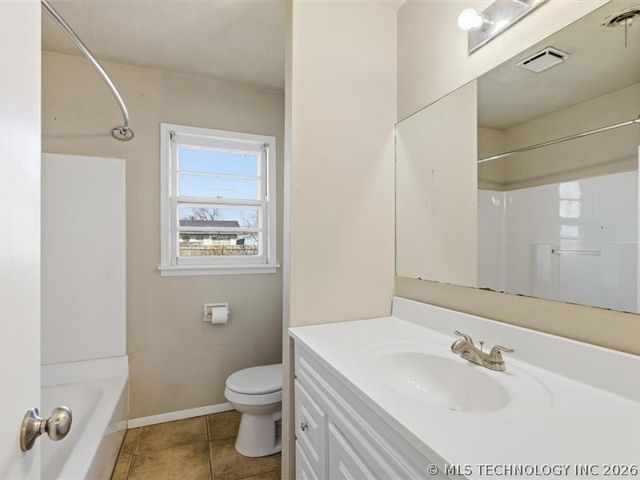 7521 E 27th Street S, Tulsa, OK 74129