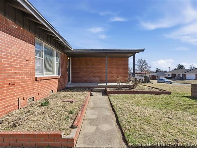 7521 E 27th Street S, Tulsa, OK 74129