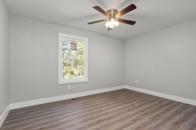 1053 Benton Tidwell Rd, Hilham, TN 38568