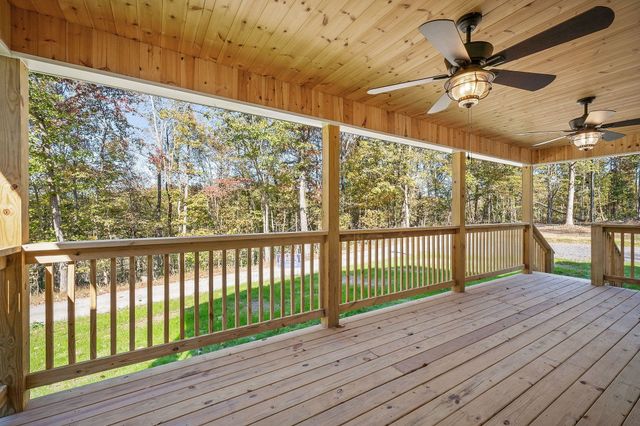 1053 Benton Tidwell Rd, Hilham, TN 38568