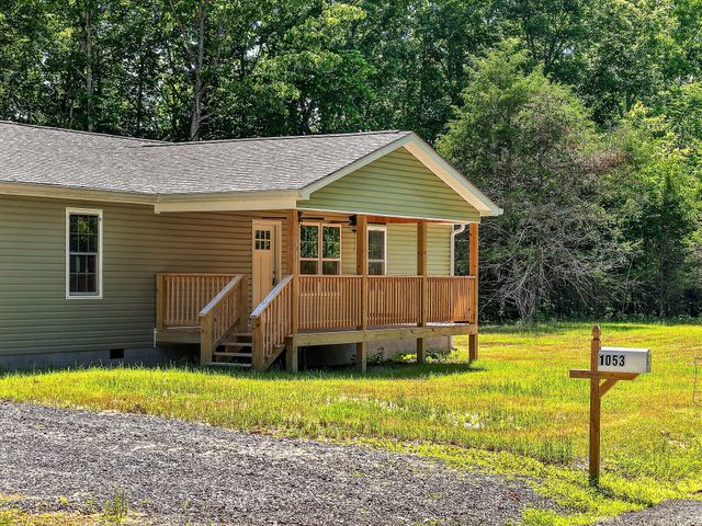 1053 Benton Tidwell Rd, Hilham, TN 38568