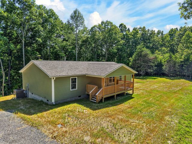 1053 Benton Tidwell Rd, Hilham, TN 38568