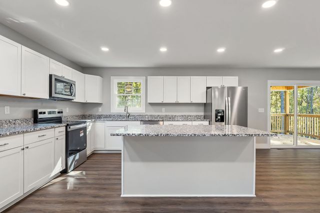 1053 Benton Tidwell Rd, Hilham, TN 38568