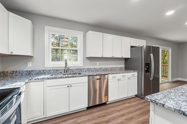 1053 Benton Tidwell Rd, Hilham, TN 38568