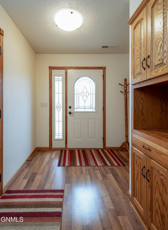 3400 Baltus Lane, Bismarck, ND 58501 photo 3