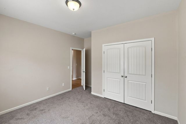 211 Wyburn Pl, Burns, TN 37029