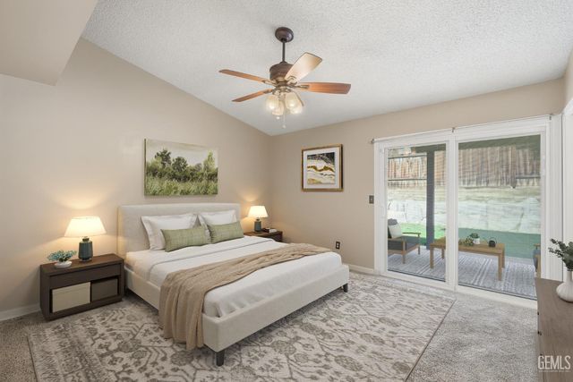 516 Sun Rose Avenue, Bakersfield, CA 93308